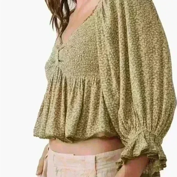 Women's Green Smocked Top - Picture 2 of 5